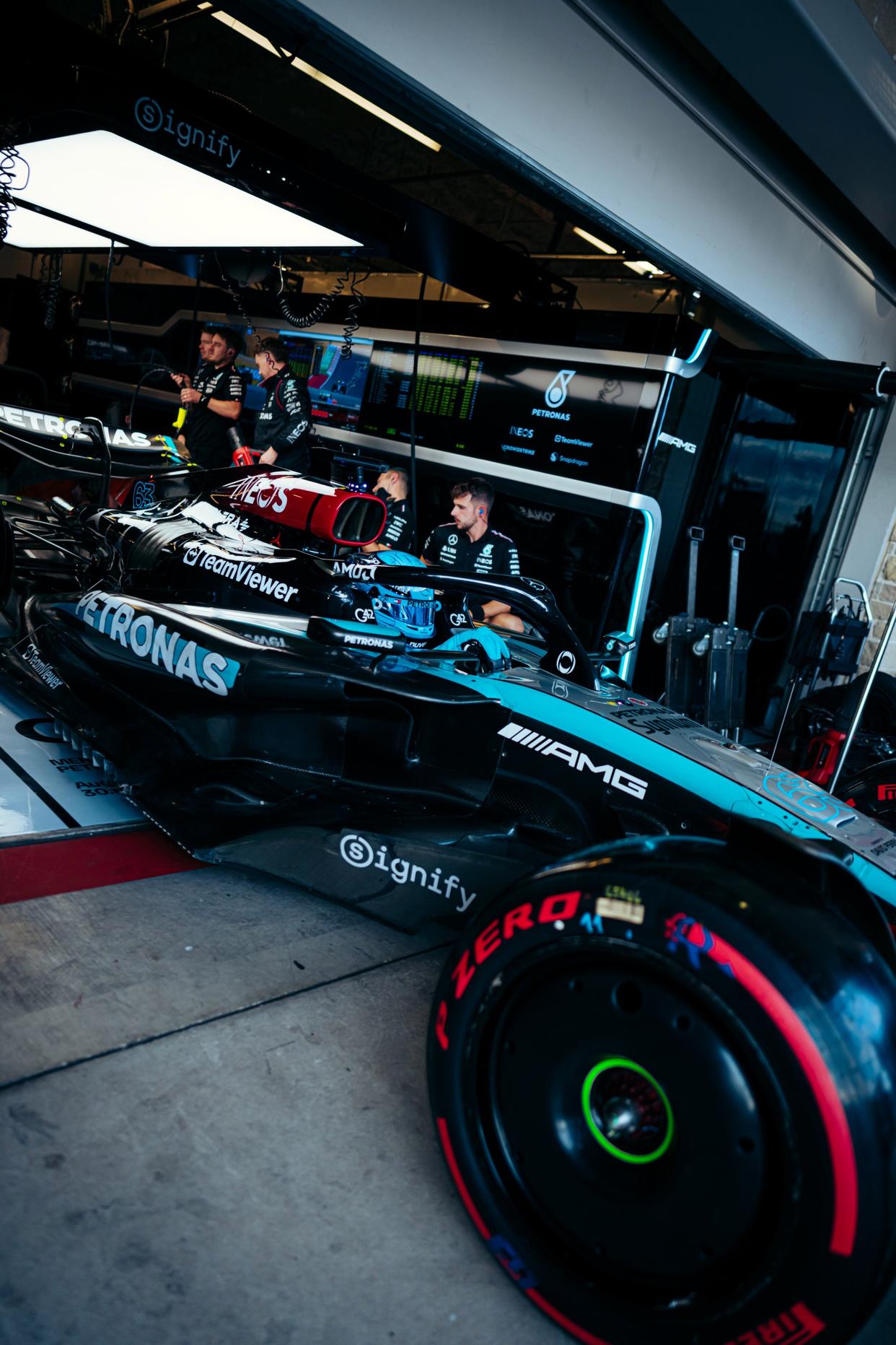 包含索伯车队险胜梅赛德斯，拉塞尔状态火热的词条